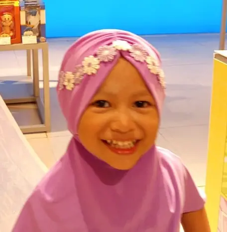 Gambar Dina Utaminingsih, Ibu dari Chikita Asteria Almahyra